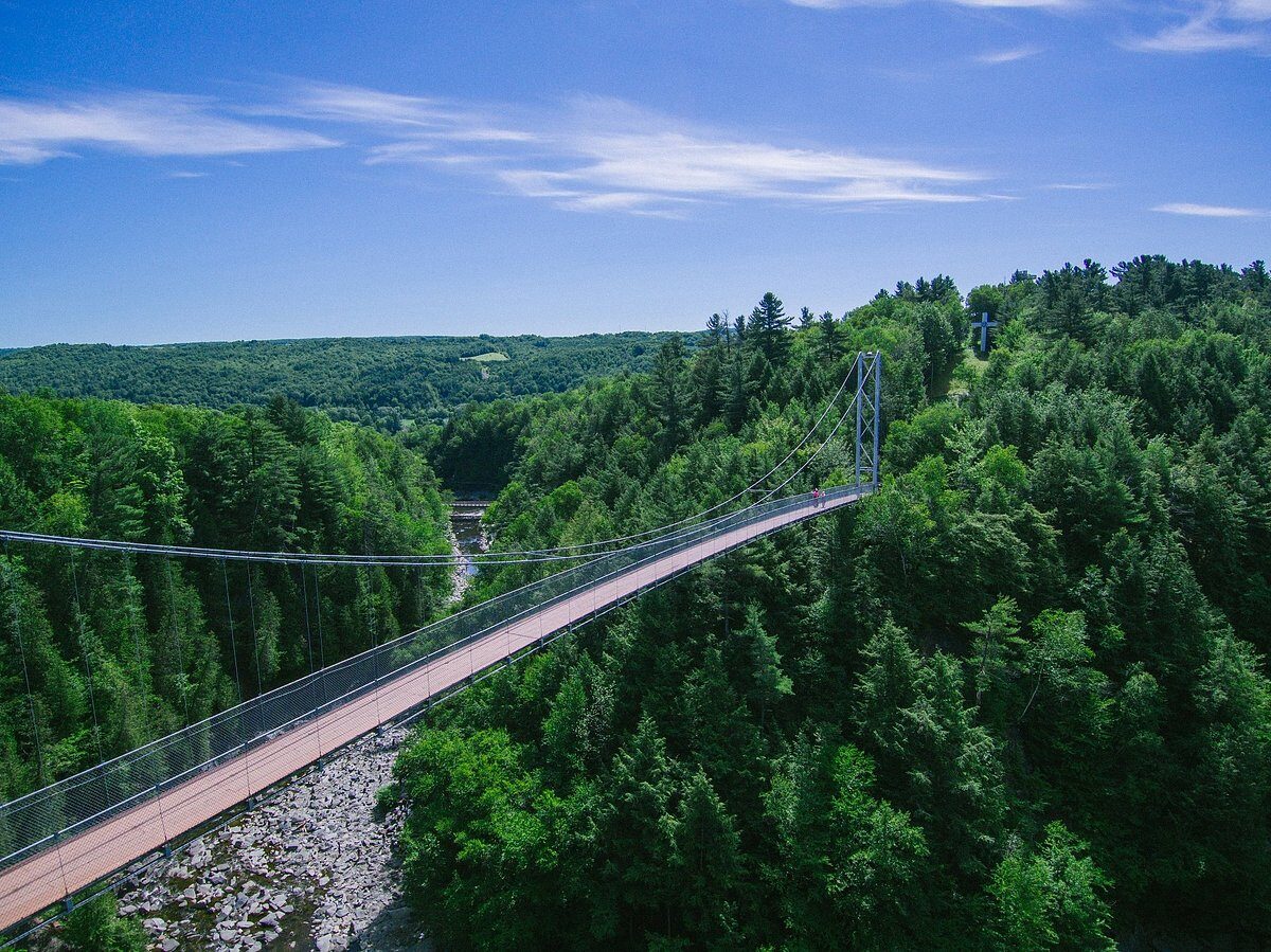 Parc de la Gorge de Coaticook suspended footbridge